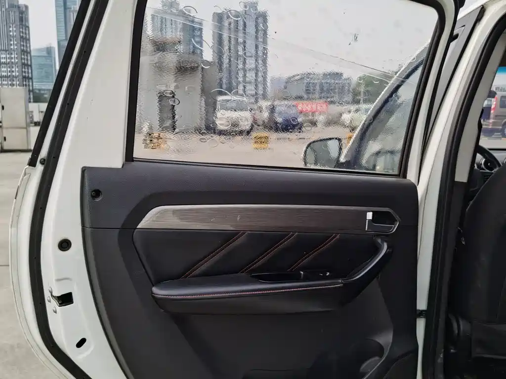 Kaiyi V3 2016 1.5L Manual Smart Link II Navigation Edition купить на сайте DeffCars