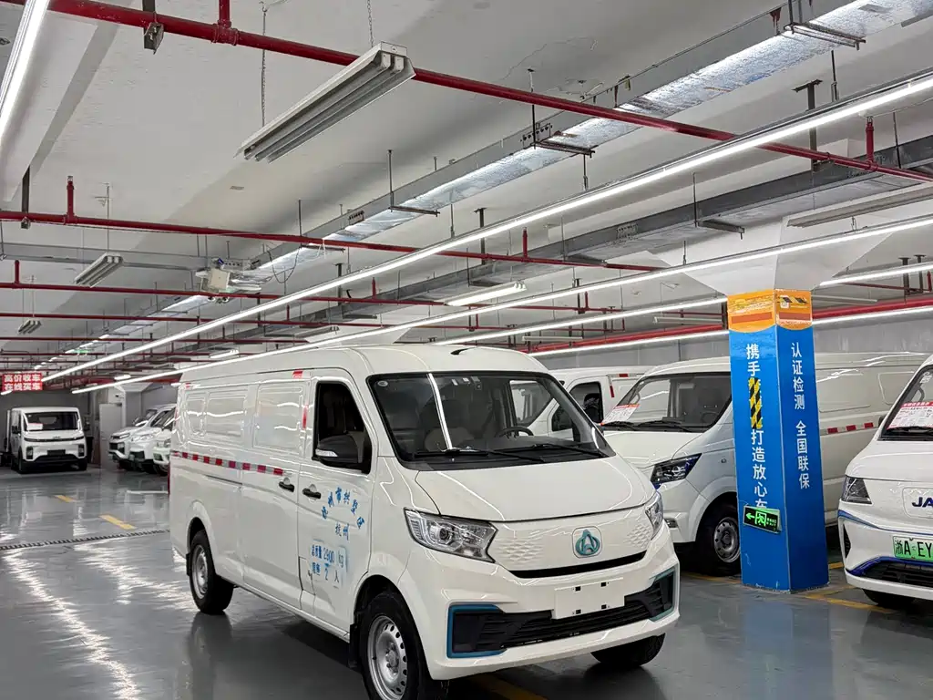 Yuexingxing V7 EV 2023 model 250km double door high configuration 2 seats купить на сайте DeffCars