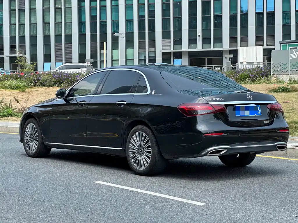 Mercedes-Benz E-Class 2022 E 300 L Luxury Model купить на сайте DeffCars