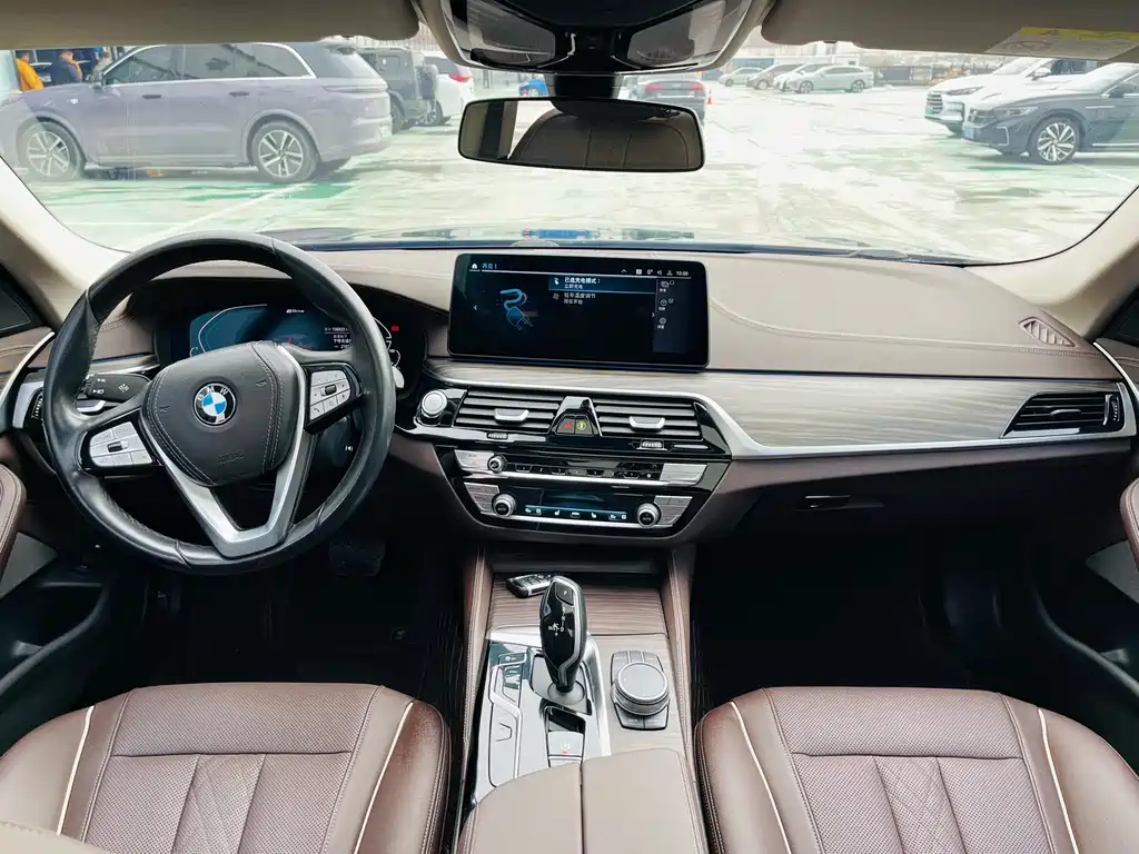 BMW 5 Series New Energy 2021 535Le Luxury Package купить на сайте DeffCars