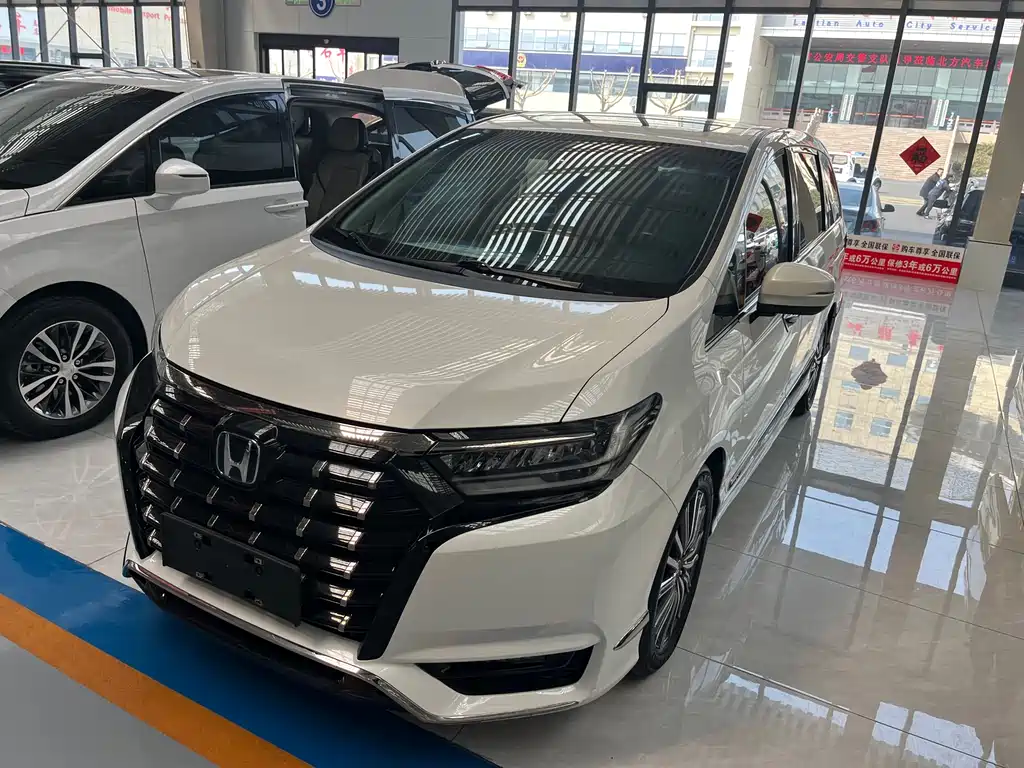 Alison 2022 2.0L e:HEV Deluxe Edition купить на сайте DeffCars