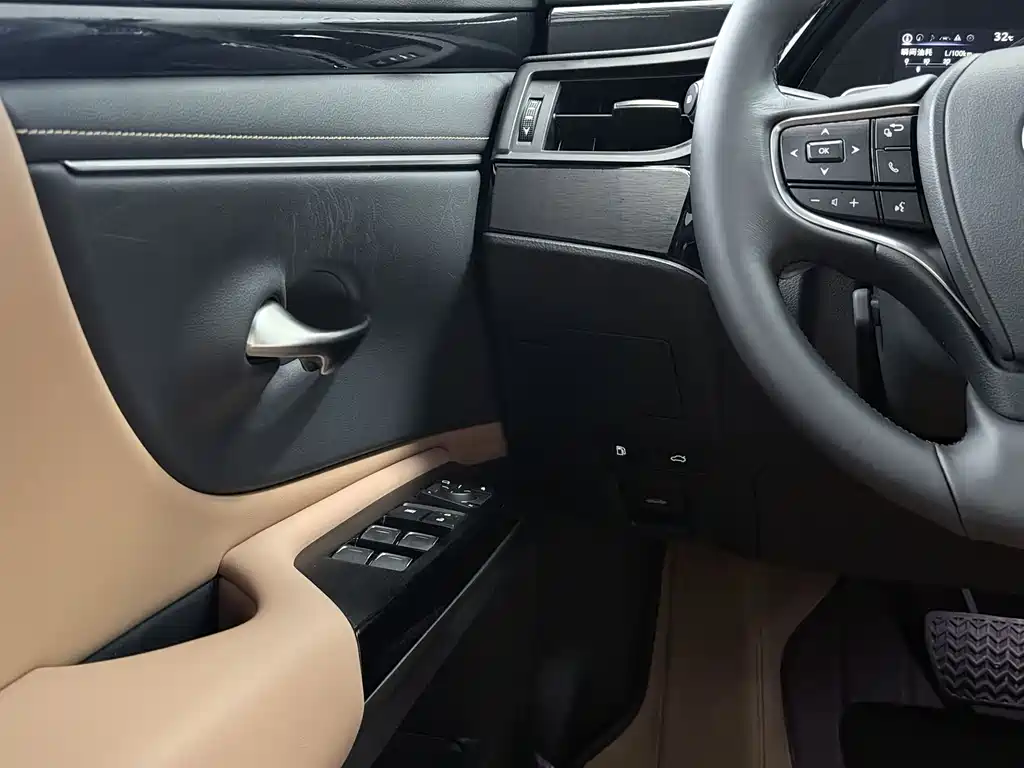 Lexus ES 2022 300h Excellence Edition купить на сайте DeffCars