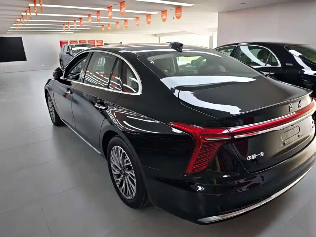Hongqi H5 2023 1.8T automatic business version купить на сайте DeffCars