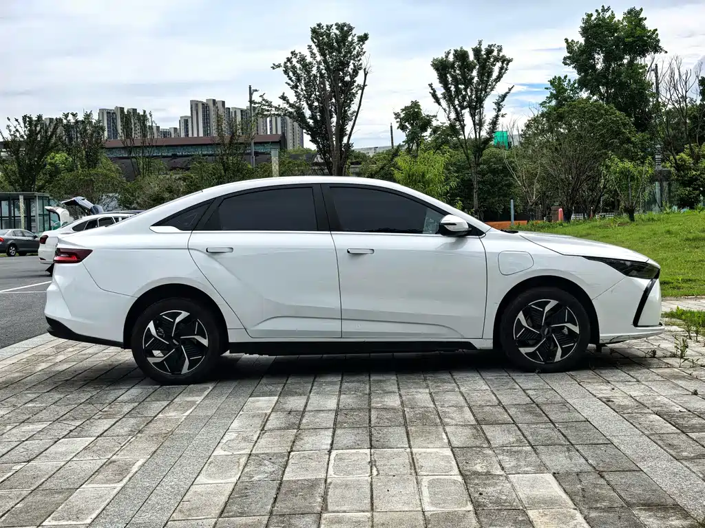 Geely Geometry G6 2024 500KM Premium Model купить на сайте DeffCars