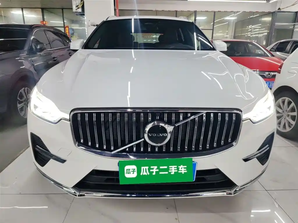 Volvo XC60 2025 B5 four-wheel drive Zhiyi Luxury Edition купить на сайте DeffCars
