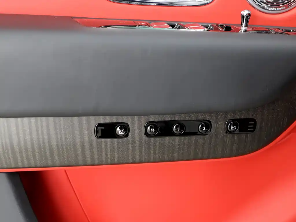 Cullinan 2018 five-seater version купить на сайте DeffCars