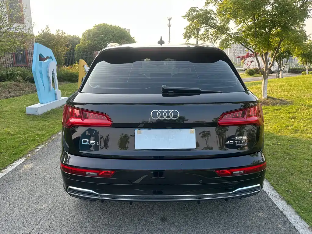 Audi Q5L 2020 facelift 40 TFSI enjoys fashionable style купить на сайте DeffCars