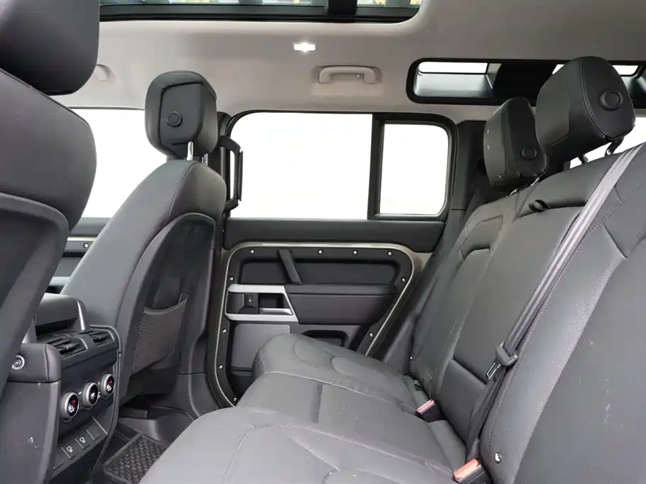 Land Rover Defender 2024 110 3.0T P400 Dark Special Edition купить на сайте DeffCars