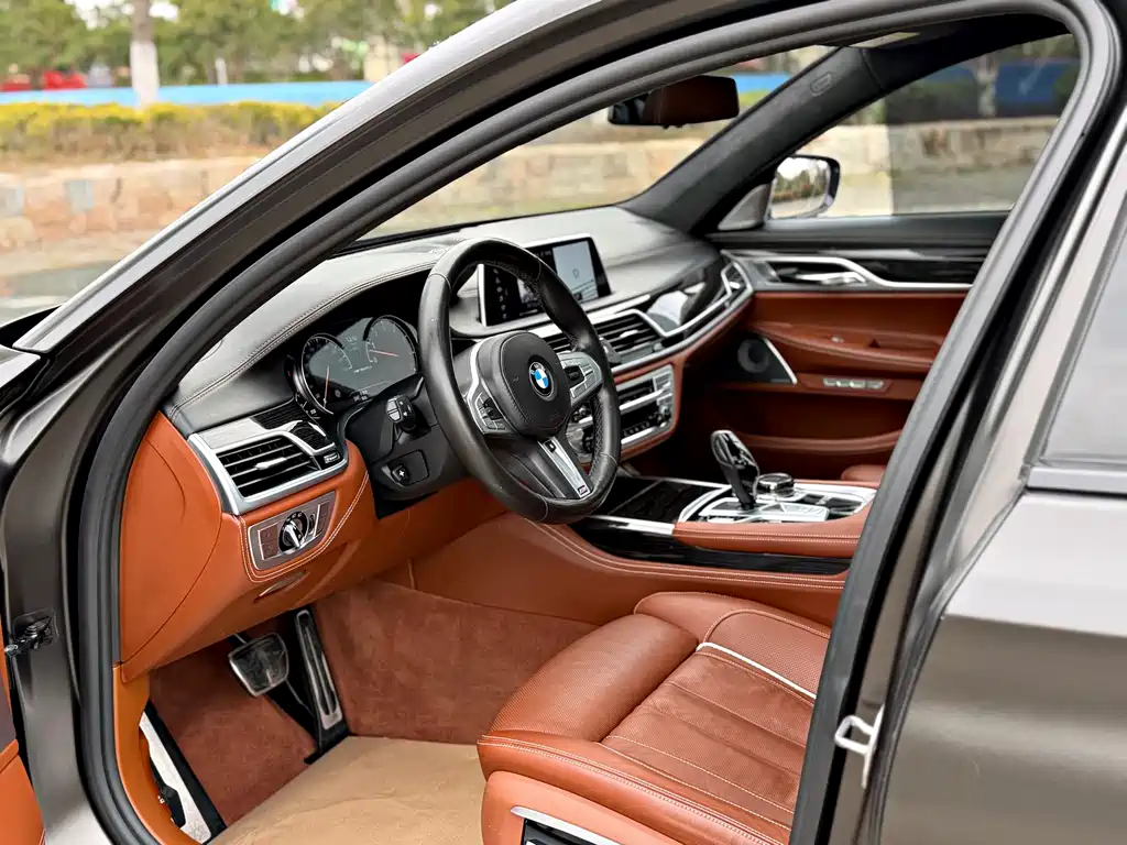 BMW 7 Series 2017 M760Li xDrive Premium Luxury Edition купить на сайте DeffCars