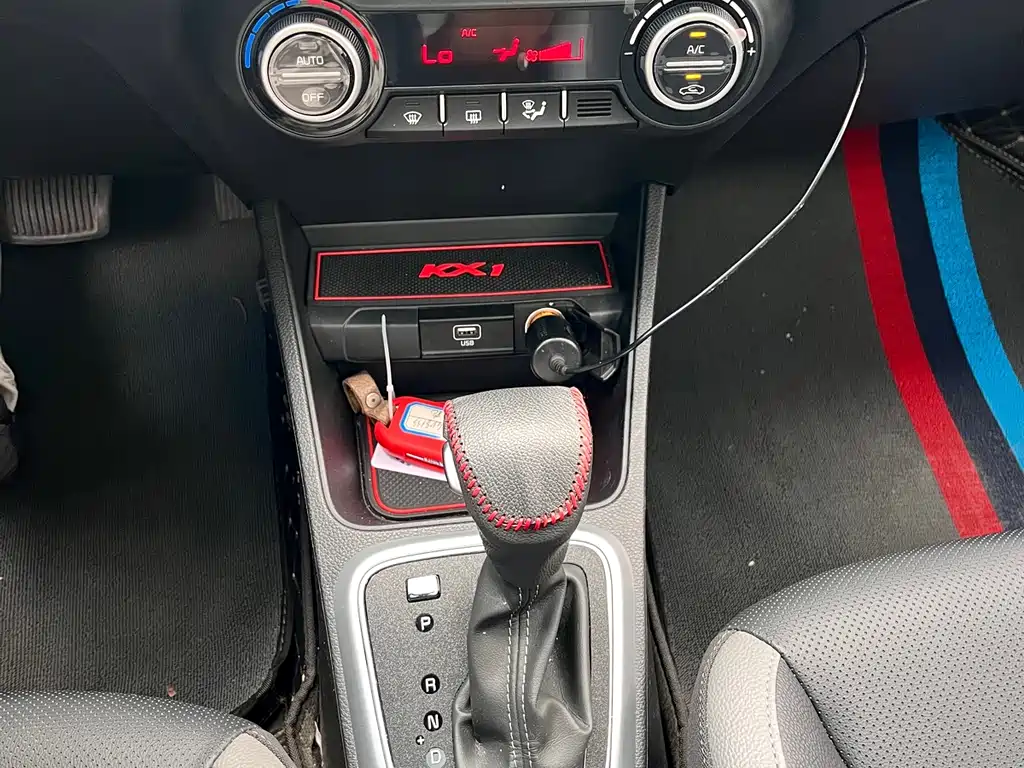 Yipao 2021 1.4L CVT sunroof model купить на сайте DeffCars