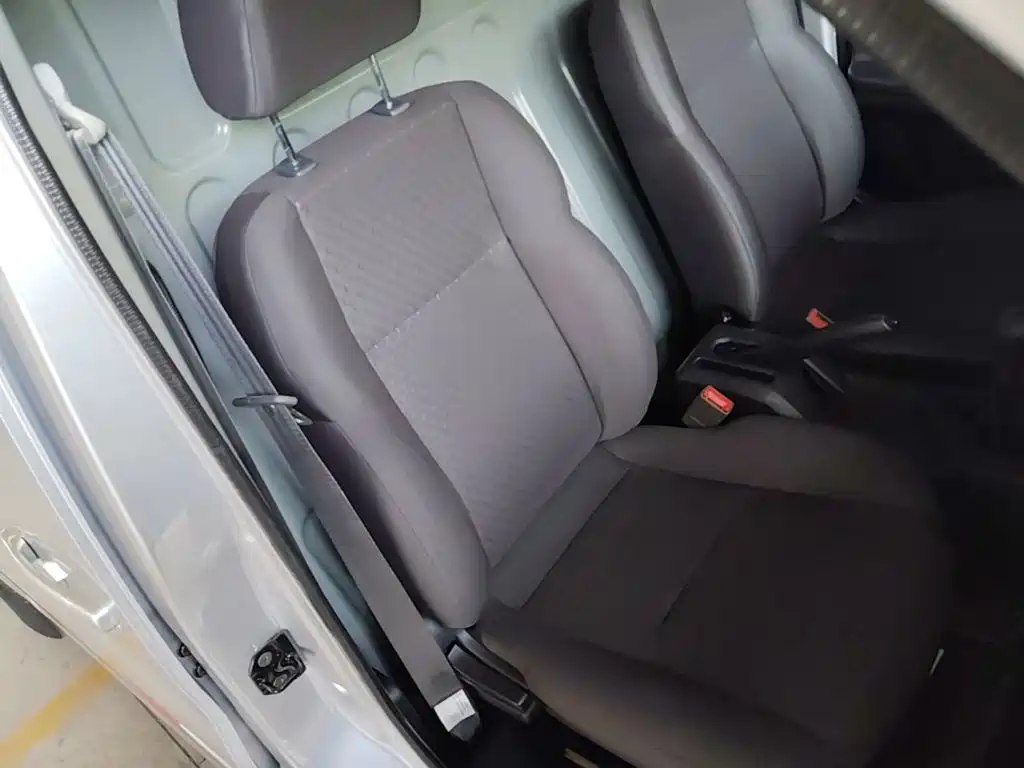 Changan Ruixing M60 2023 model 1.5L GDI comfortable van with 2 seats купить на сайте DeffCars
