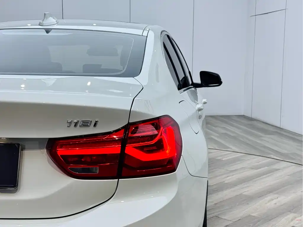 BMW 1 Series 2018 118i Sports купить на сайте DeffCars