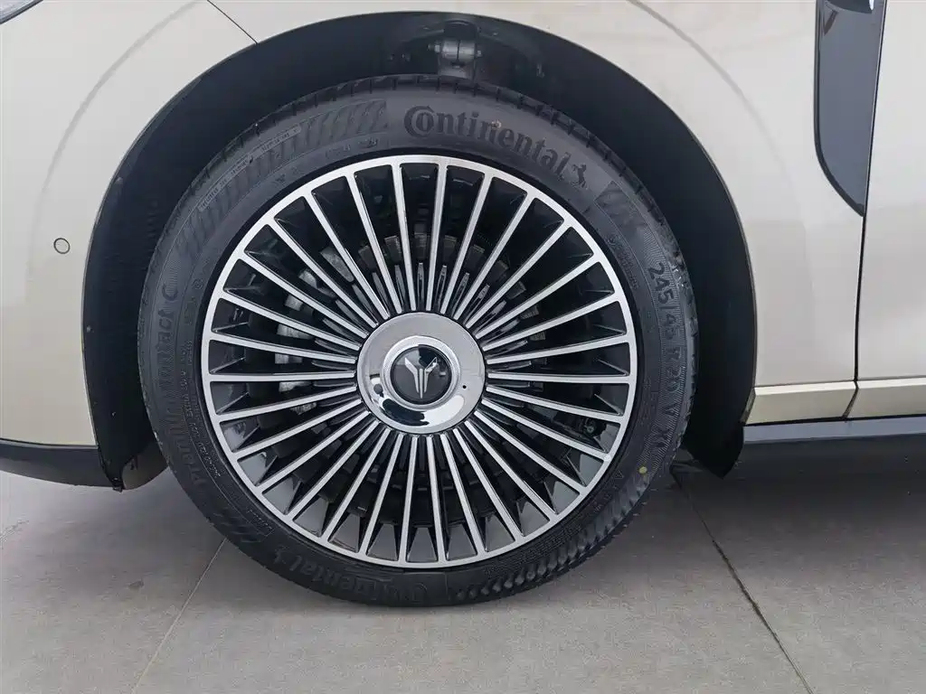 Lantu Chasing Light L 2026 Four-wheel Drive Ultra купить на сайте DeffCars