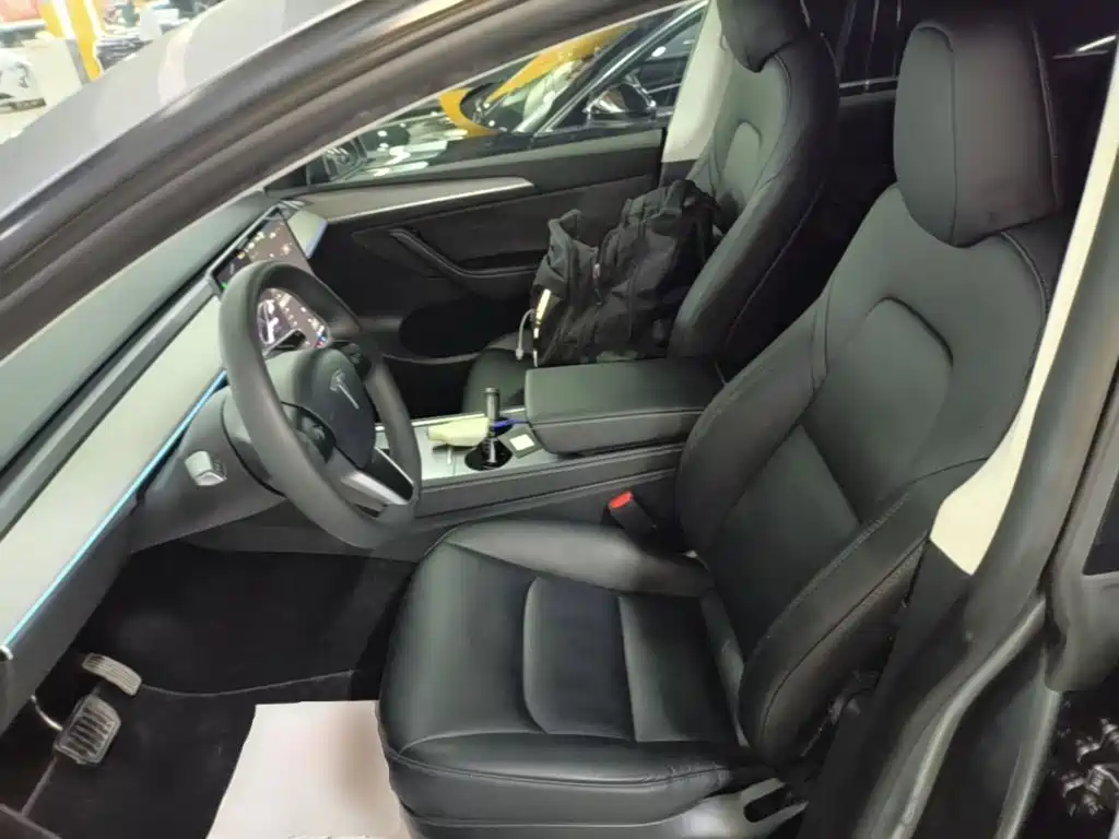 Model Y 2024 rear-wheel drive version купить на сайте DeffCars