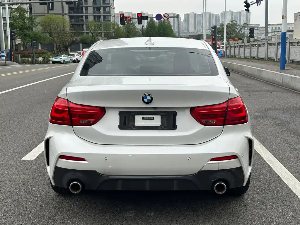 BMW 1 Series 2021 120i M Sports Edition купить на сайте DeffCars