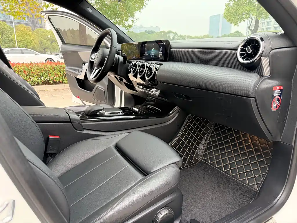 Mercedes-Benz A-Class 2022 A 180 L Sports Sedan купить на сайте DeffCars