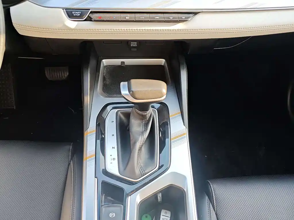 Emgrand L 2022 1.4T CVT premium model купить на сайте DeffCars