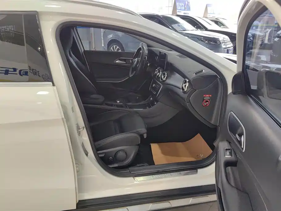 Mercedes-Benz GLA 2018 GLA 200 Fashion Model купить на сайте DeffCars