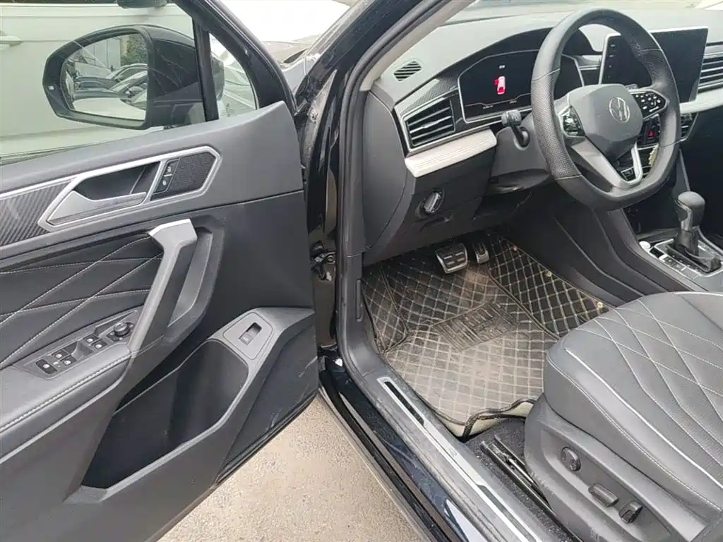 Tiguan L 2023 330TSI automatic two-wheel drive R-Line version купить на сайте DeffCars