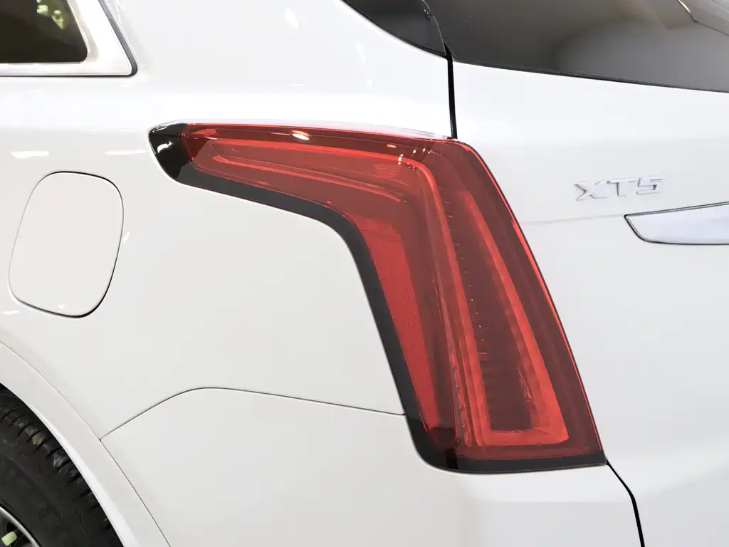 Cadillac XT5 2020 28T luxury model купить на сайте DeffCars