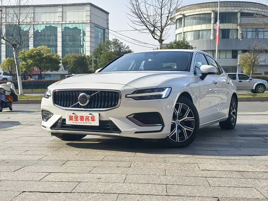 Volvo S60 2025 B4 Zhiyi Luxury Edition купить на сайте DeffCars
