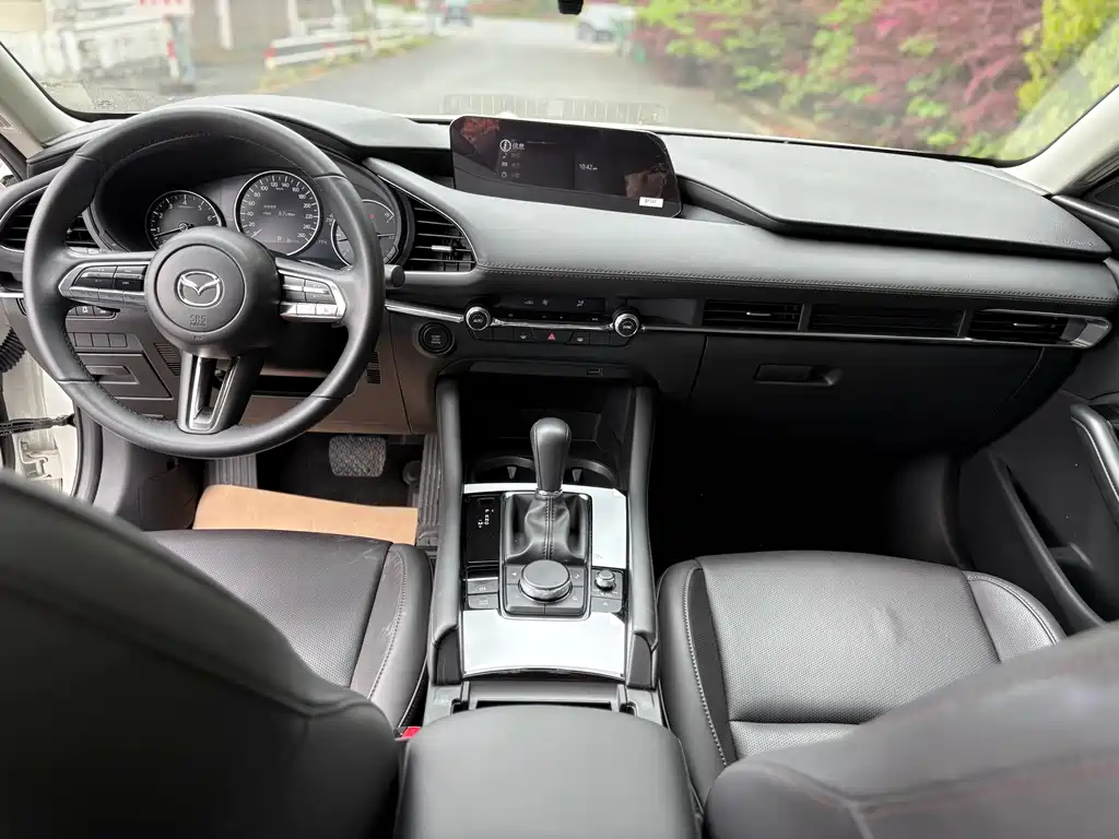 Mazda3 Angkesela 2023 2.0L Automatic Premium Edition купить на сайте DeffCars