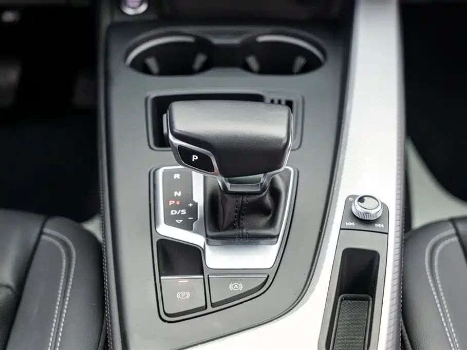 Audi A4L 2022 40 TFSI Fashionable and Elegant купить на сайте DeffCars