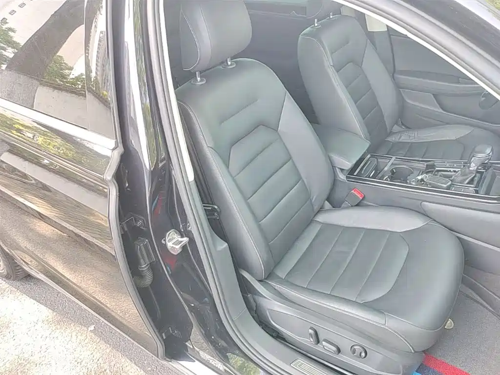 Huiang 2018 facelift 380TSI two-wheel drive business version купить на сайте DeffCars