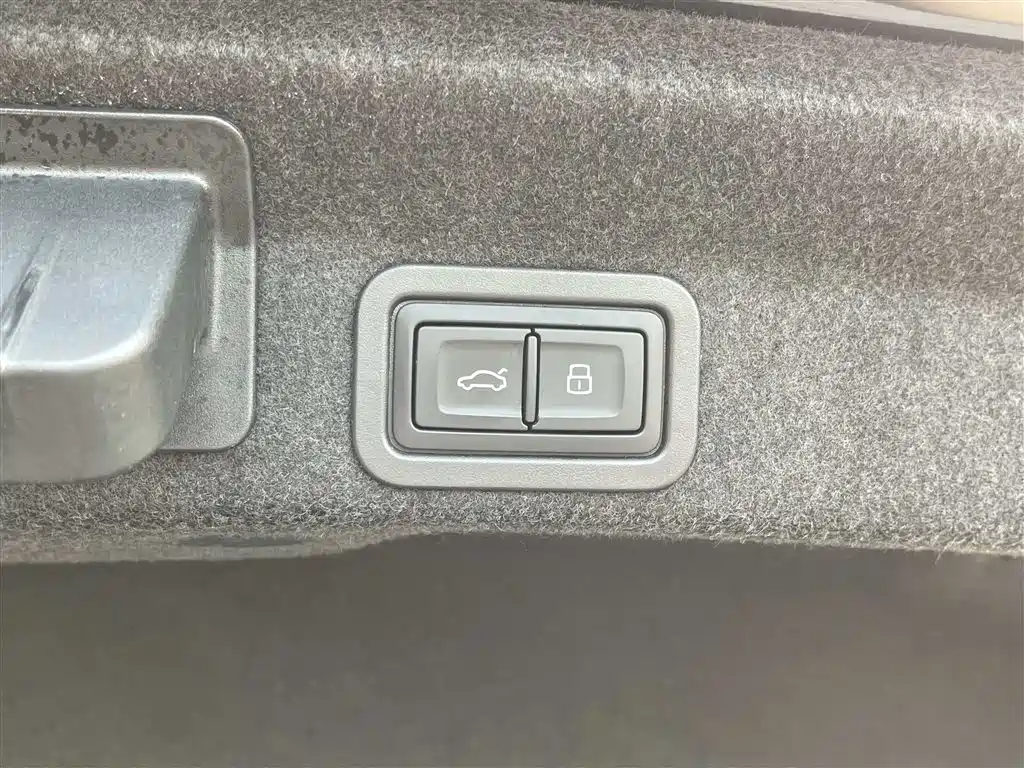 Audi A6L 2022 55 TFSI quattro exclusive dynamic model купить на сайте DeffCars