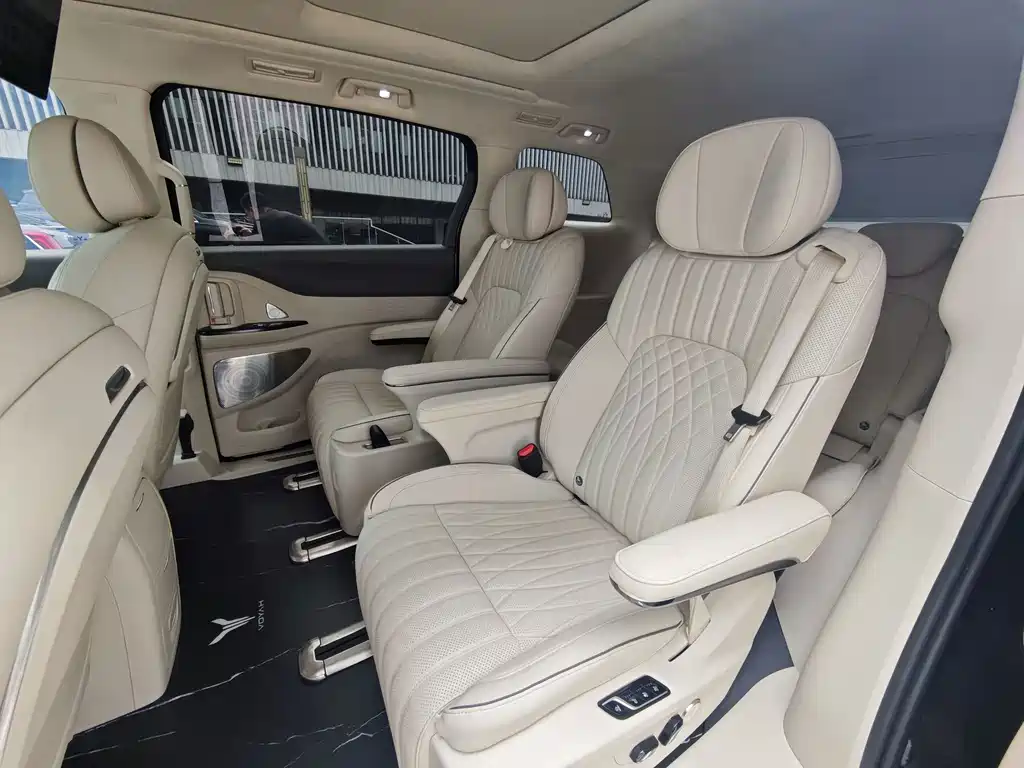 Lantu Dreamer 2024 PHEV ultra-long battery life flagship version купить на сайте DeffCars