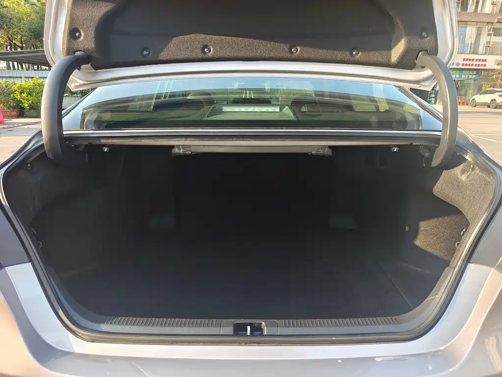 Camry 2021 2.0G Deluxe Edition купить на сайте DeffCars