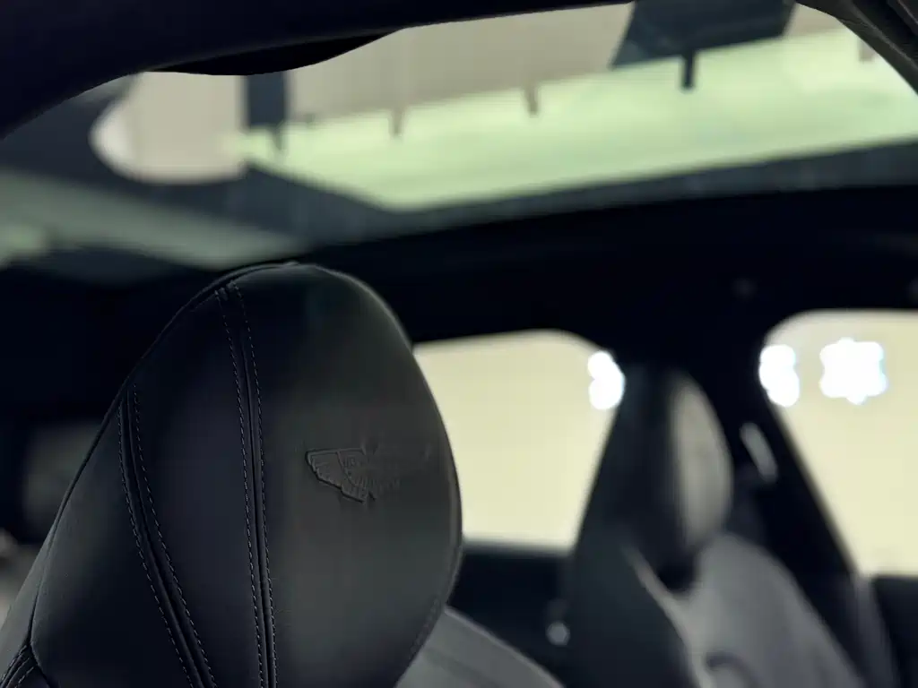 Aston Martin DBX 2024 4.0T V8 купить на сайте DeffCars