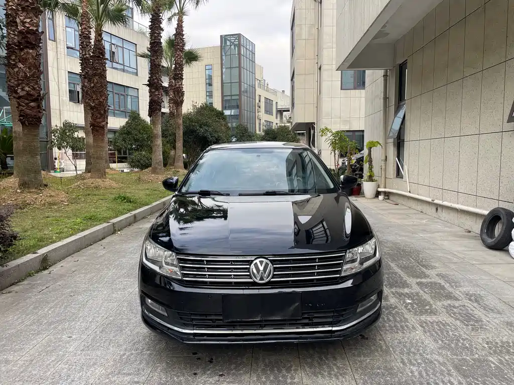 Lavida 2017 1.6L manual comfort version купить на сайте DeffCars