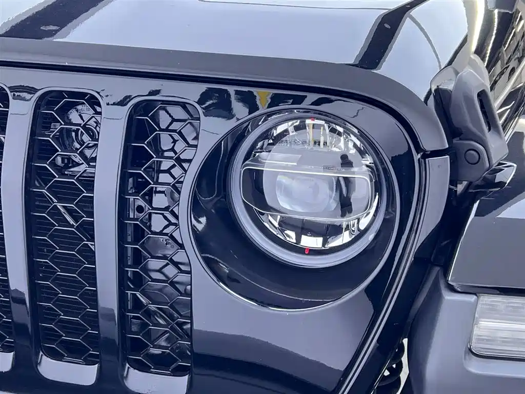 Wrangler New Energy 2021 Four-door 2.0T 4xe Sahara купить на сайте DeffCars