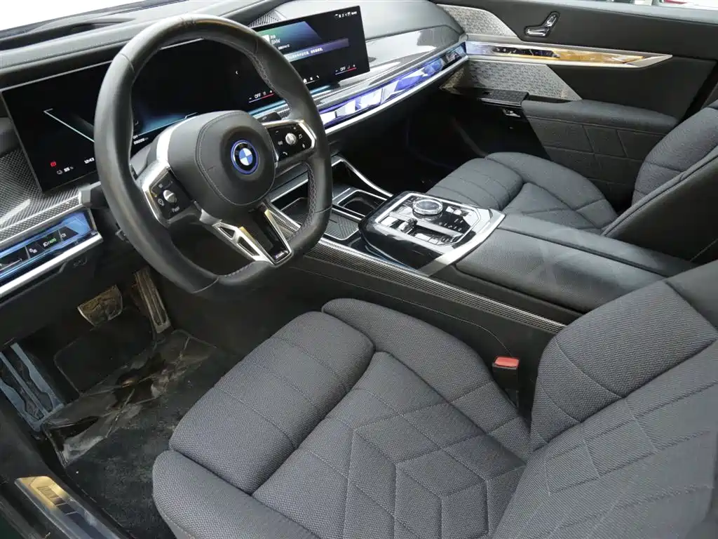 BMW i7 M70L 2023 M70L купить на сайте DeffCars