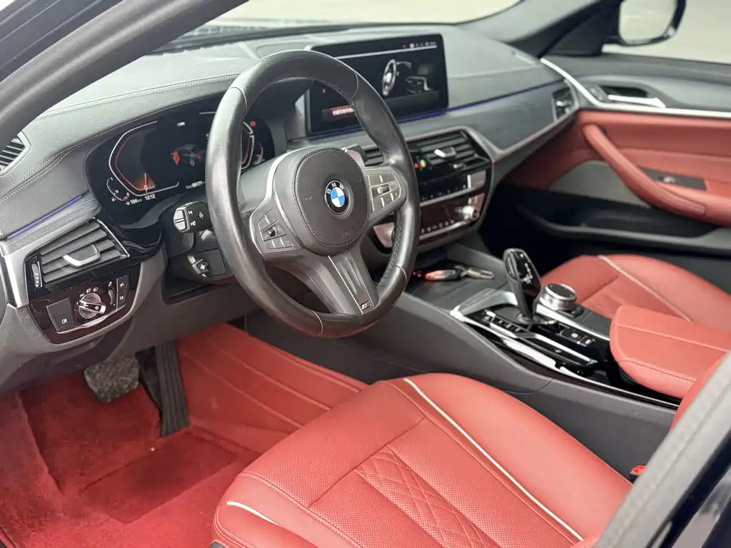 BMW 5 Series 2023 530Li Leading M Sports Package купить на сайте DeffCars