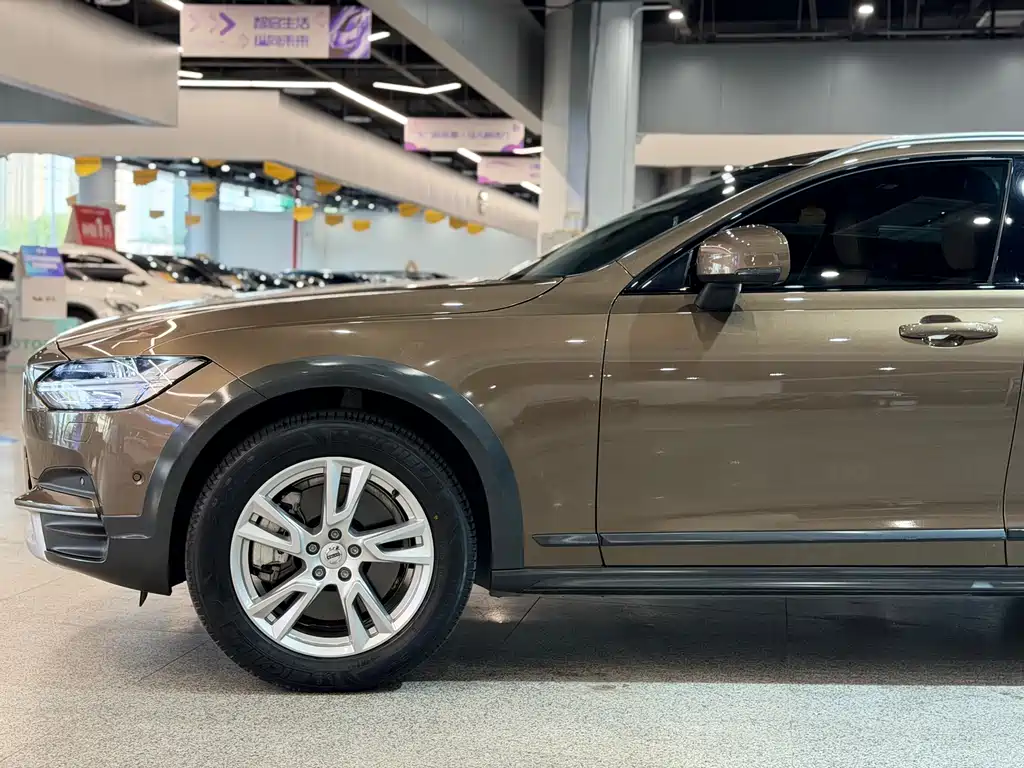Volvo V90 2017 Cross Country T5 AWD Zhiyuan Edition купить на сайте DeffCars