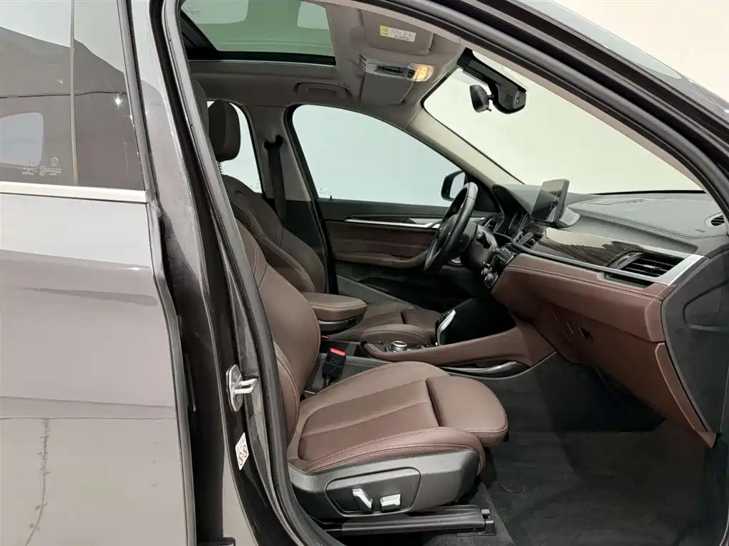 BMW X1 2021 facelift xDrive25Li exclusive model купить на сайте DeffCars