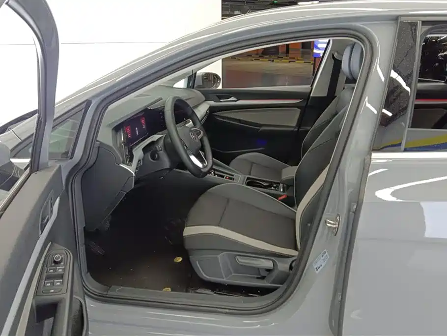 Golf 2023 facelift 280TSI DSG Pro купить на сайте DeffCars