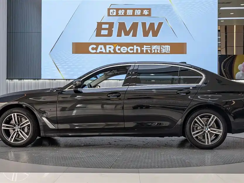 BMW 5 Series 2023 530Li Leading Luxury Package купить на сайте DeffCars