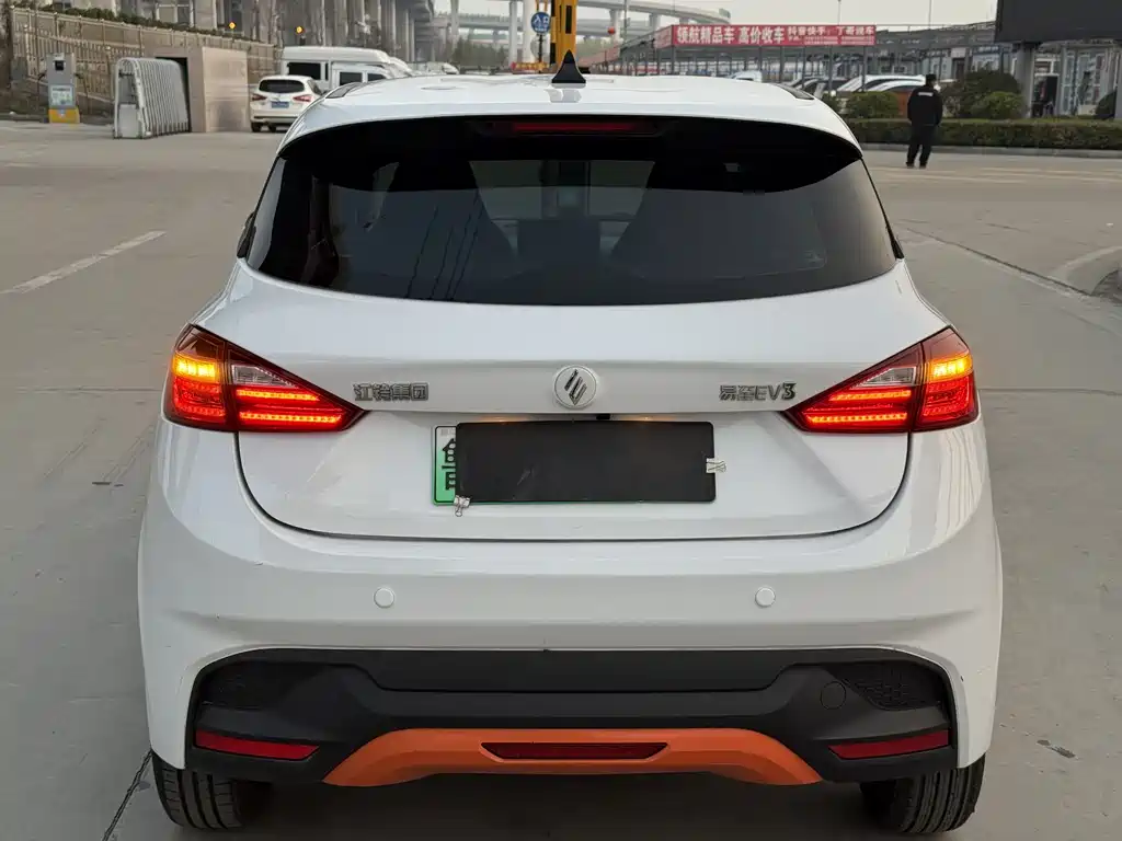 Yizhi EV3 2023 Youth Edition 320KM Luxury Model купить на сайте DeffCars