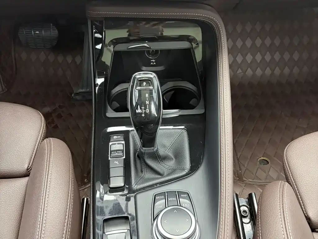 BMW X1 2022 sDrive20Li Exclusive Model купить на сайте DeffCars