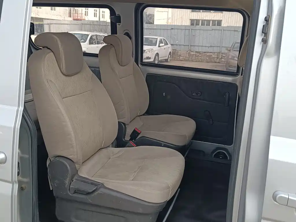 Wuling Rongguang V 2016 1.5L standard model купить на сайте DeffCars