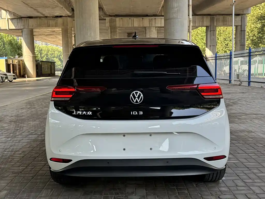Volkswagen ID.3 2024 Outstanding Edition купить на сайте DeffCars
