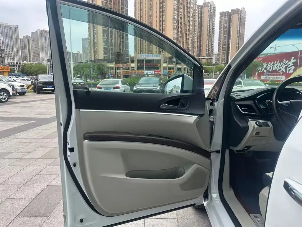 Buick GL8 2021 Land Business Class 652T Luxury купить на сайте DeffCars
