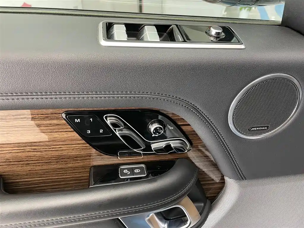 Range Rover 2018 3.0 SC V6 Vogue Edition купить на сайте DeffCars