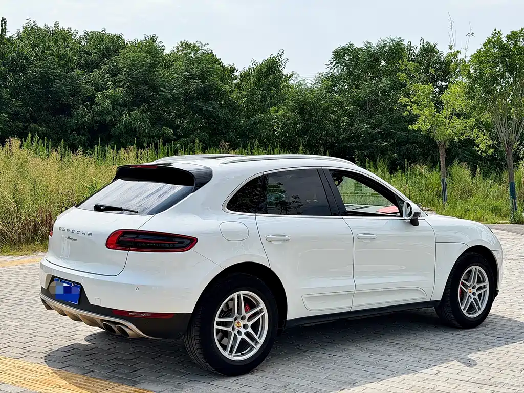 Macan 2017 Macan 2.0T купить на сайте DeffCars