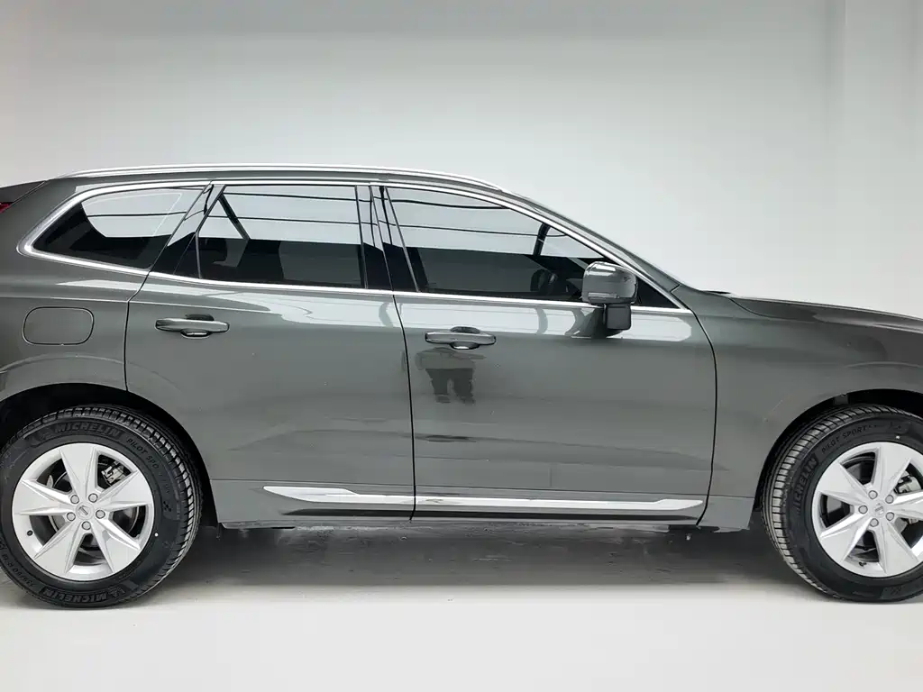 Volvo XC60 2022 B5 four-wheel drive Zhiyi Luxury Edition купить на сайте DeffCars