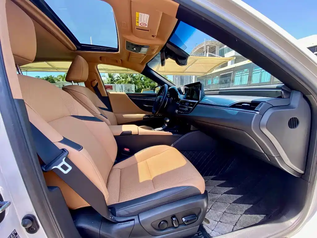 Lexus ES 2023 200 Excellence Edition купить на сайте DeffCars