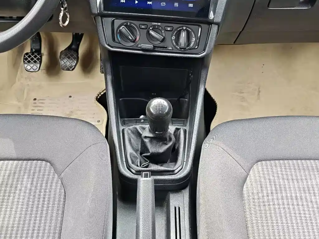Santana 2021 1.5L Manual Fashion Edition купить на сайте DeffCars